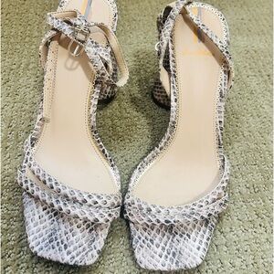 Excellent condition. Only worn 3x